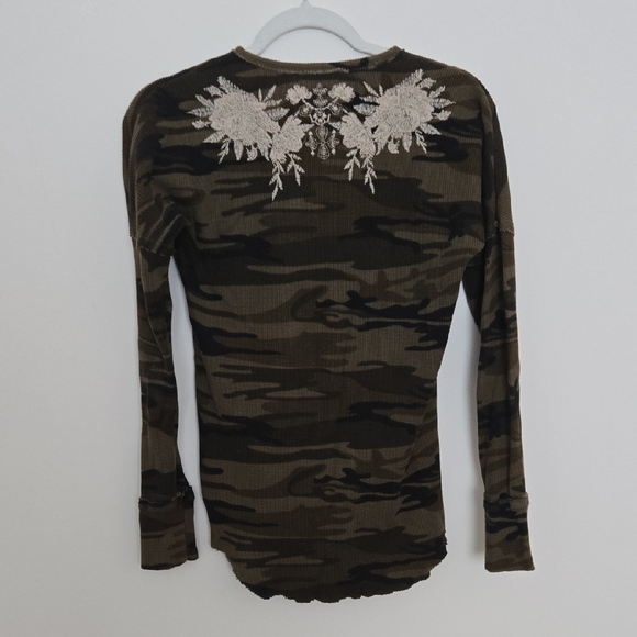 Johnny Was Olive Camouflage Long Sleeve Top with Floral Embroidery Size XS - Picture 5 of 5